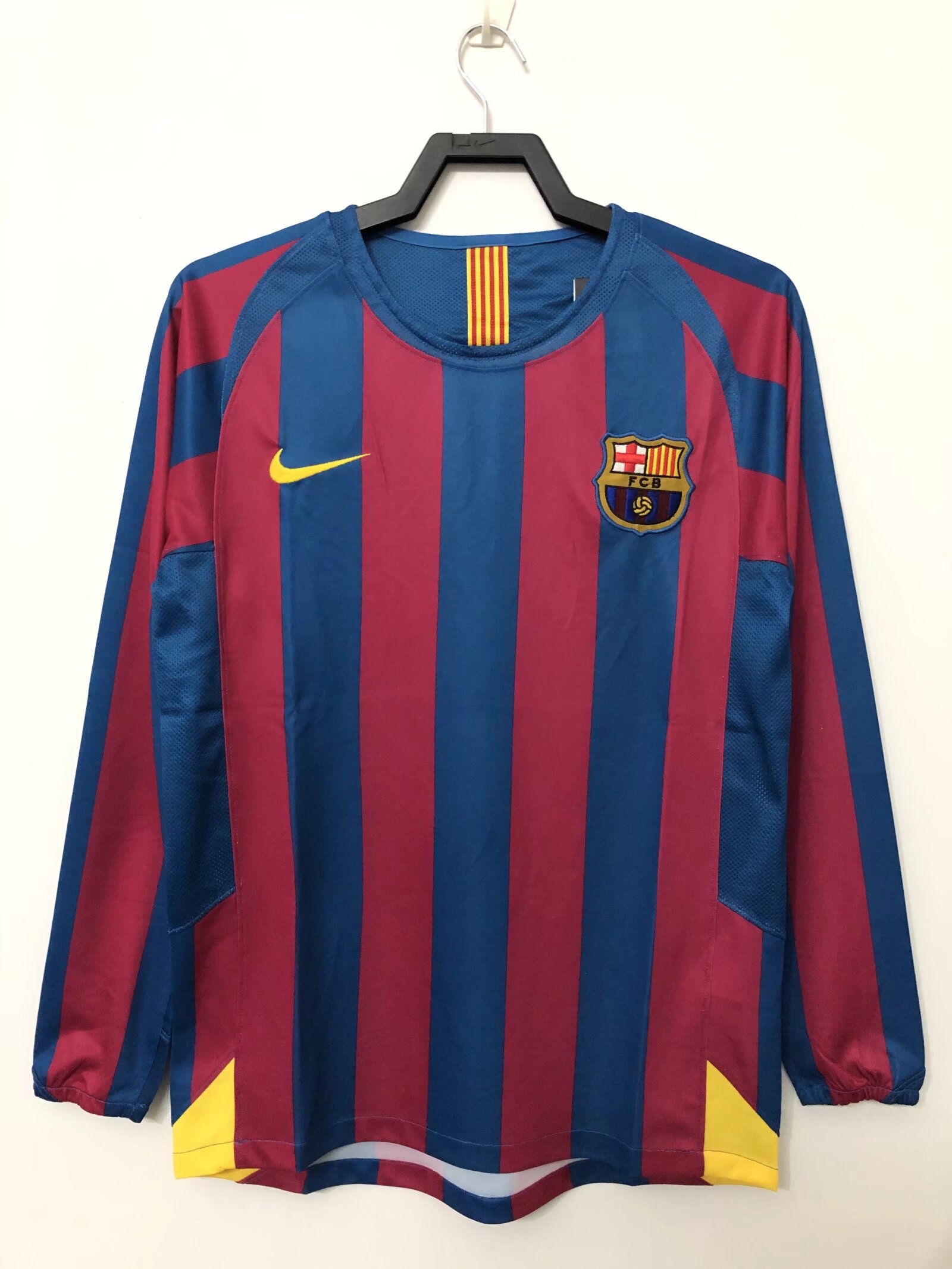 05/06 Barcelona Home Retro Jersey Liga Version Long Sleeve - leoleo123123