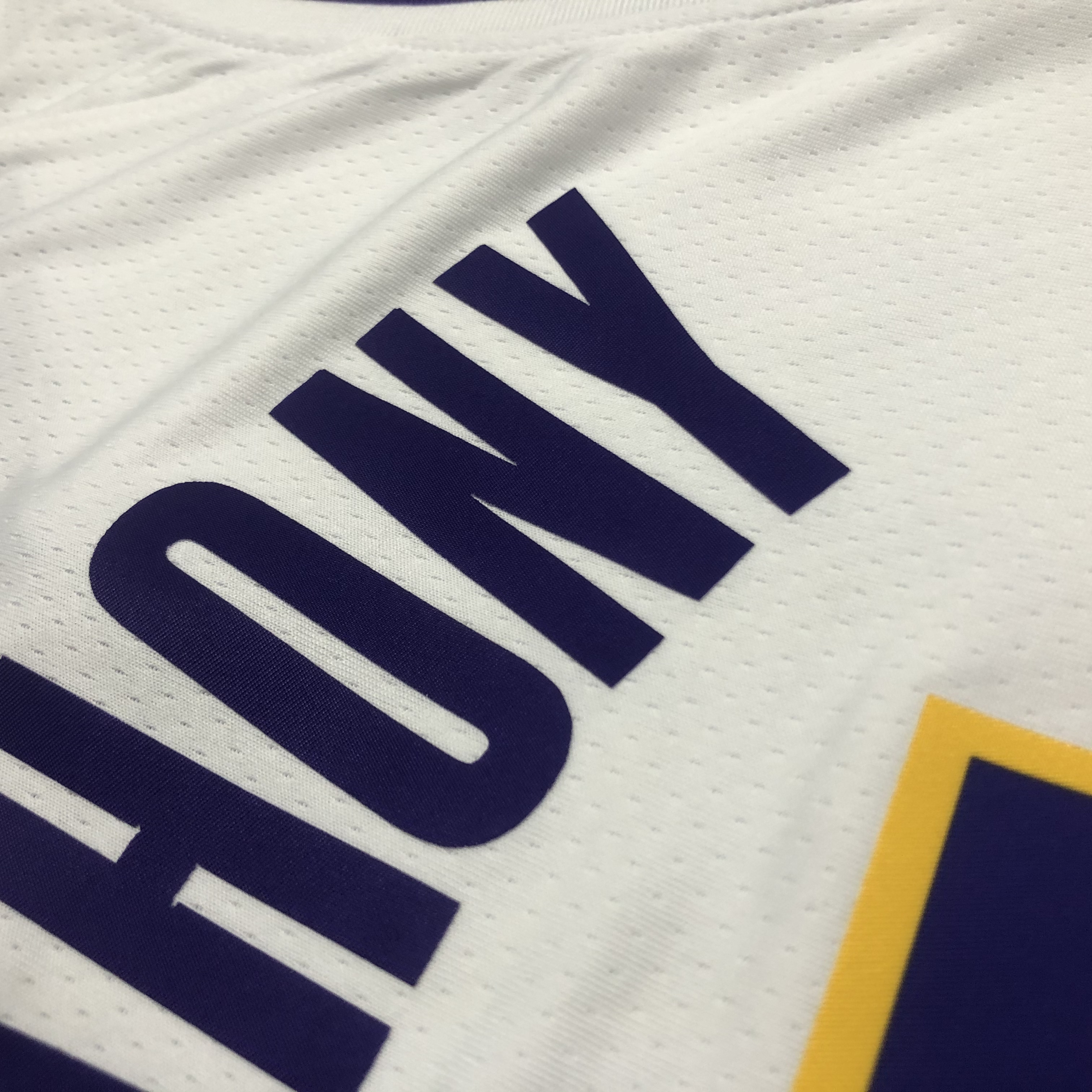 NBA Men Los Angeles Lakers #7 ANTHONY White V-neck Jersey High Quality Name and Number Print - leoleo123123