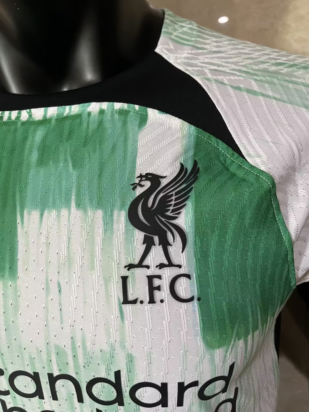 23/24 Liverpool Green With White Jersey Player Version 1:1 Quality - leoleo123123