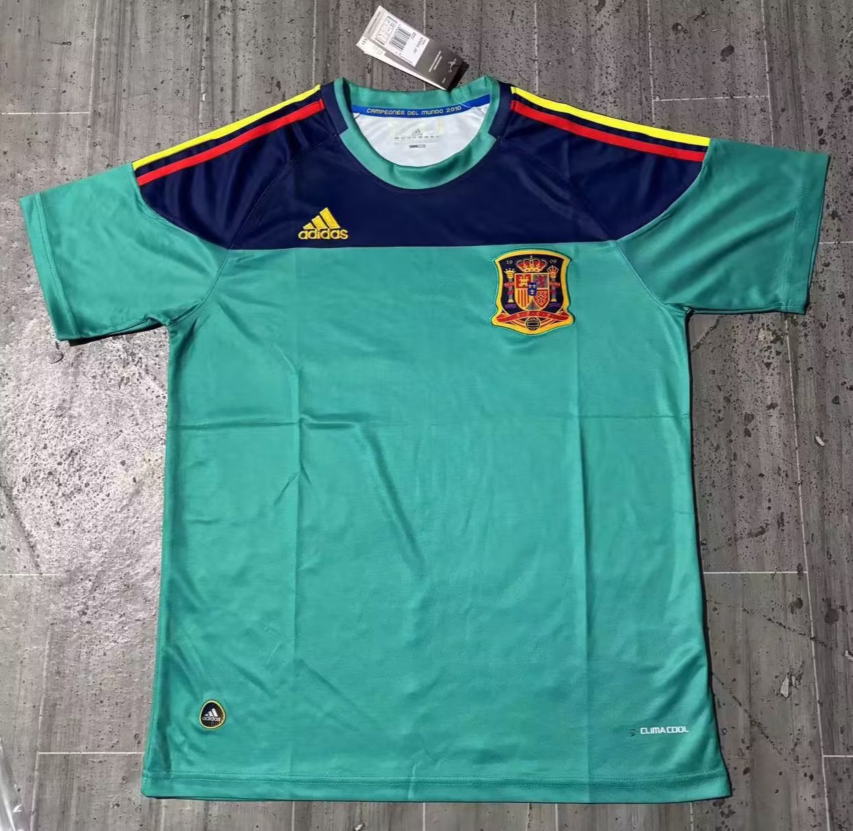 2010 Spain Goalkeeper Green Fans Version Retro Jersey - leoleo123123