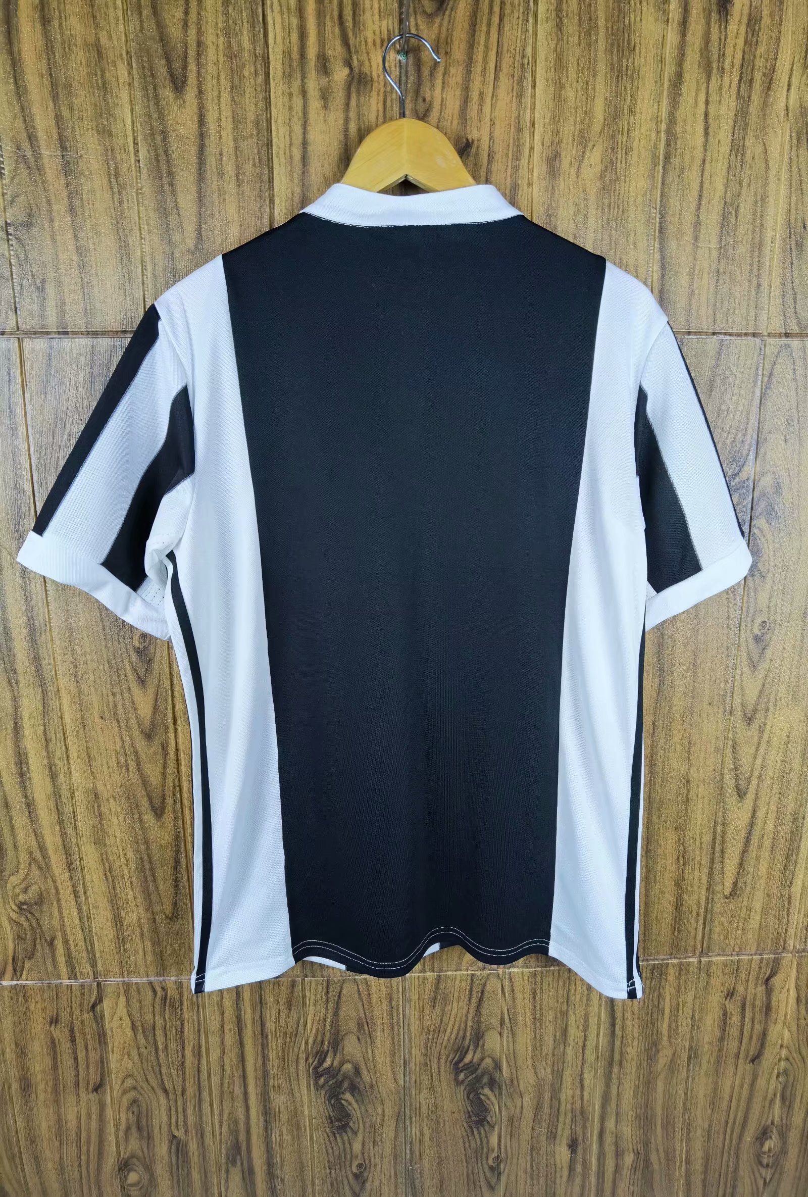 17-18 Juventus Home Retro Jersey - leoleo123123