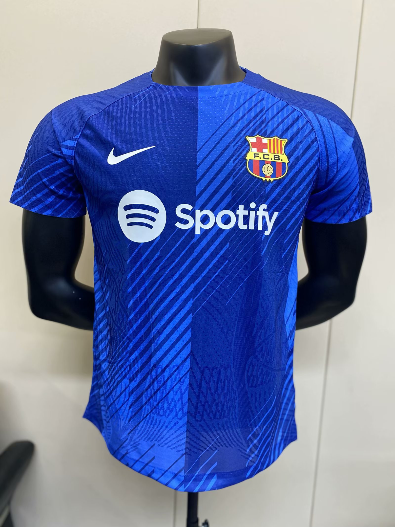 23/24 Barcelona Training Blue Jersey Player Version 1:1 Quality - leoleo123123