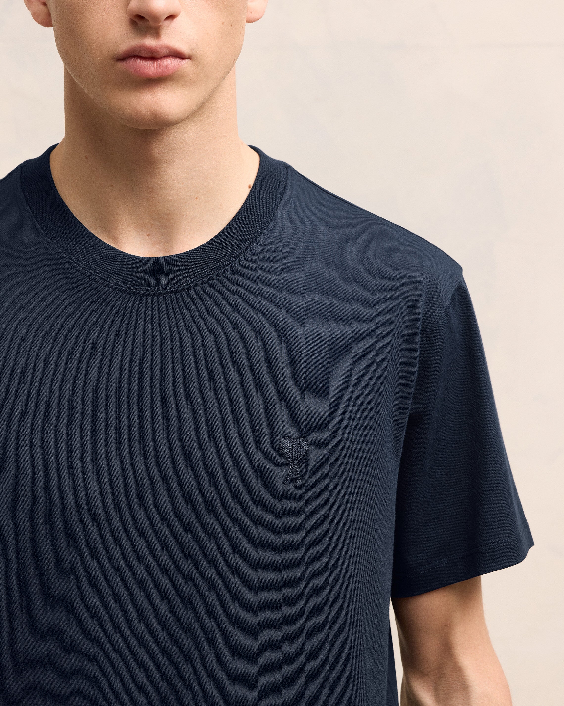 Night Blue Ami De Coeur T-Shirt - leoleo123123