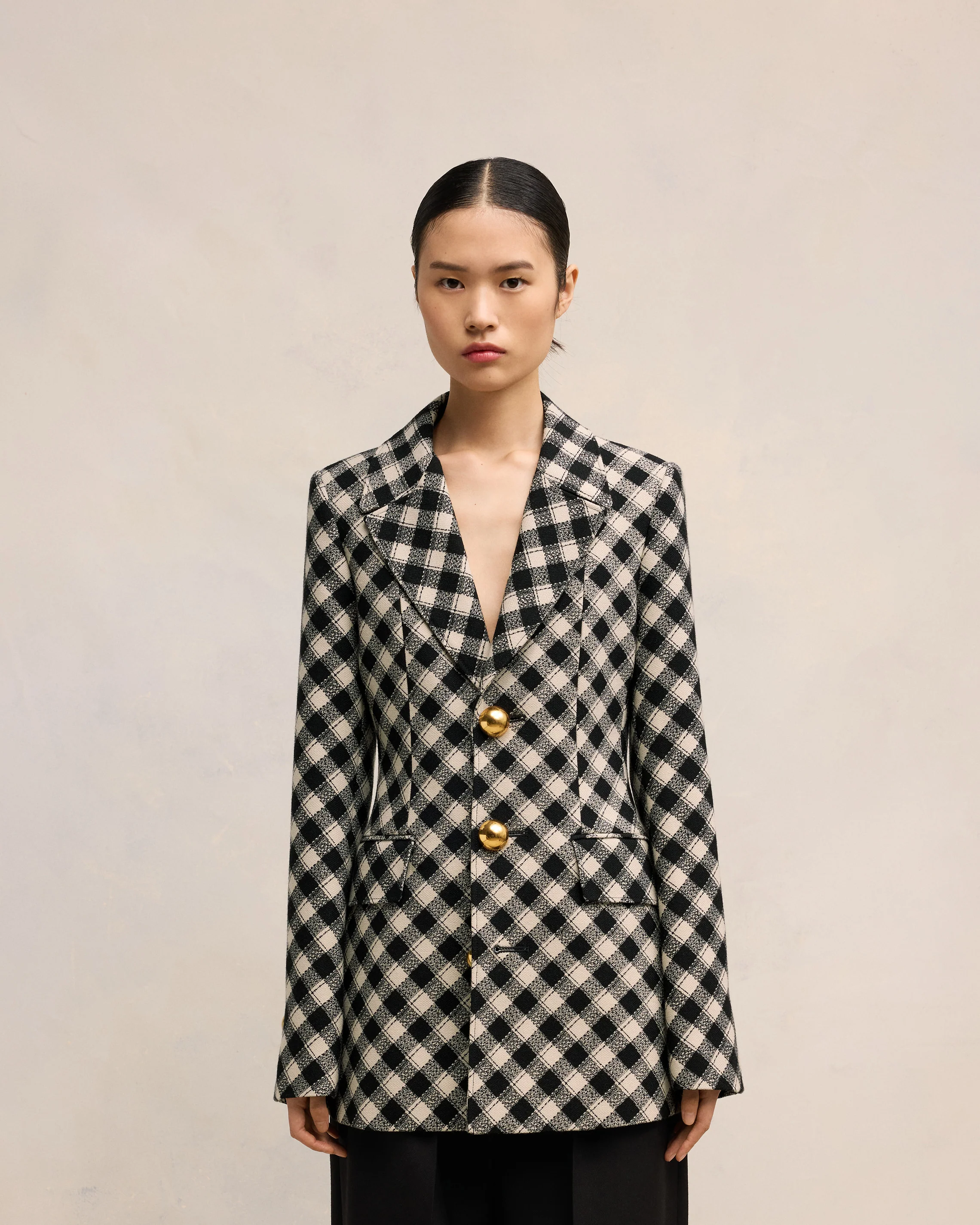 Black/Off White Three Buttons Jacket - leoleo123123