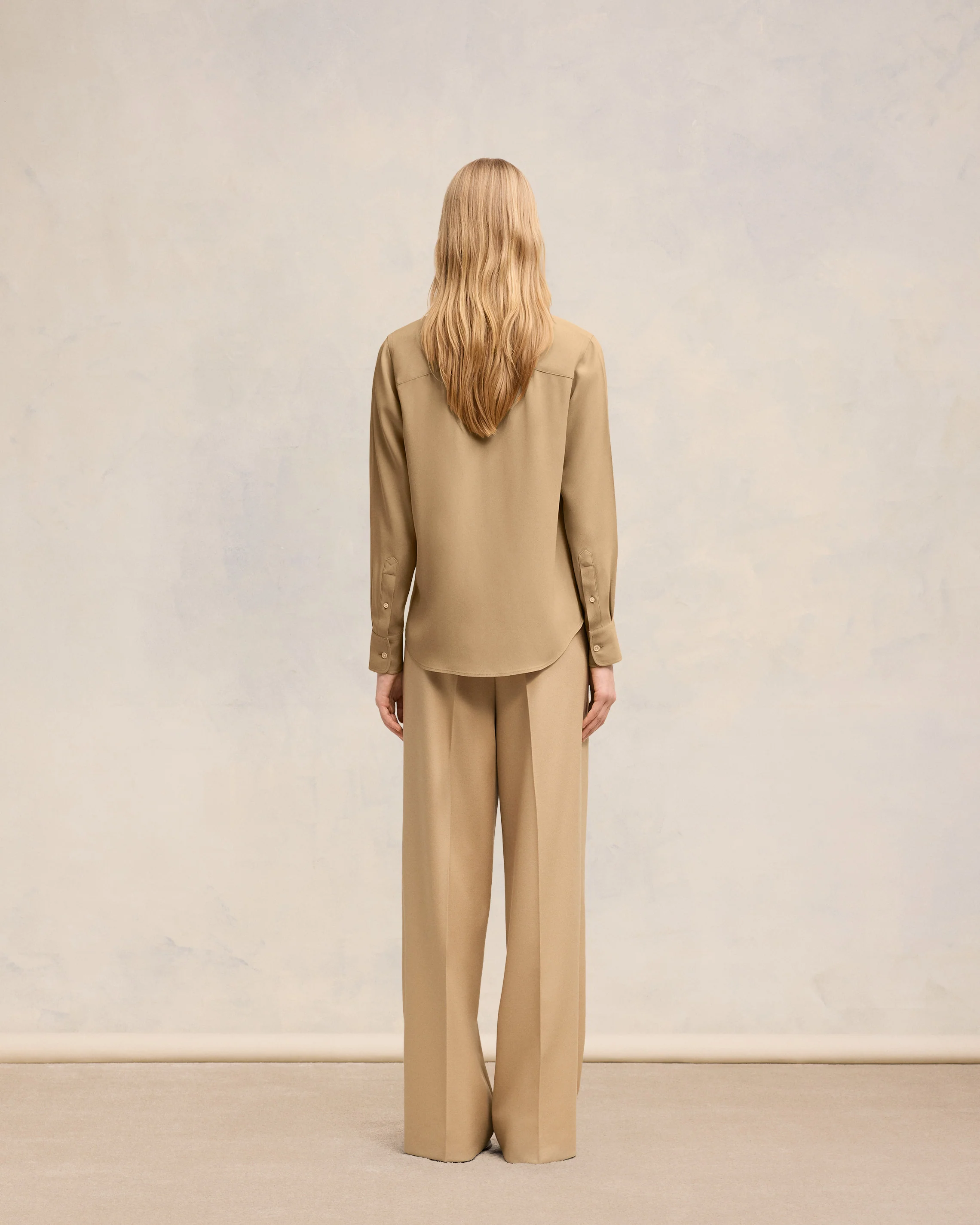 Sand Classic Shirt - leoleo123123