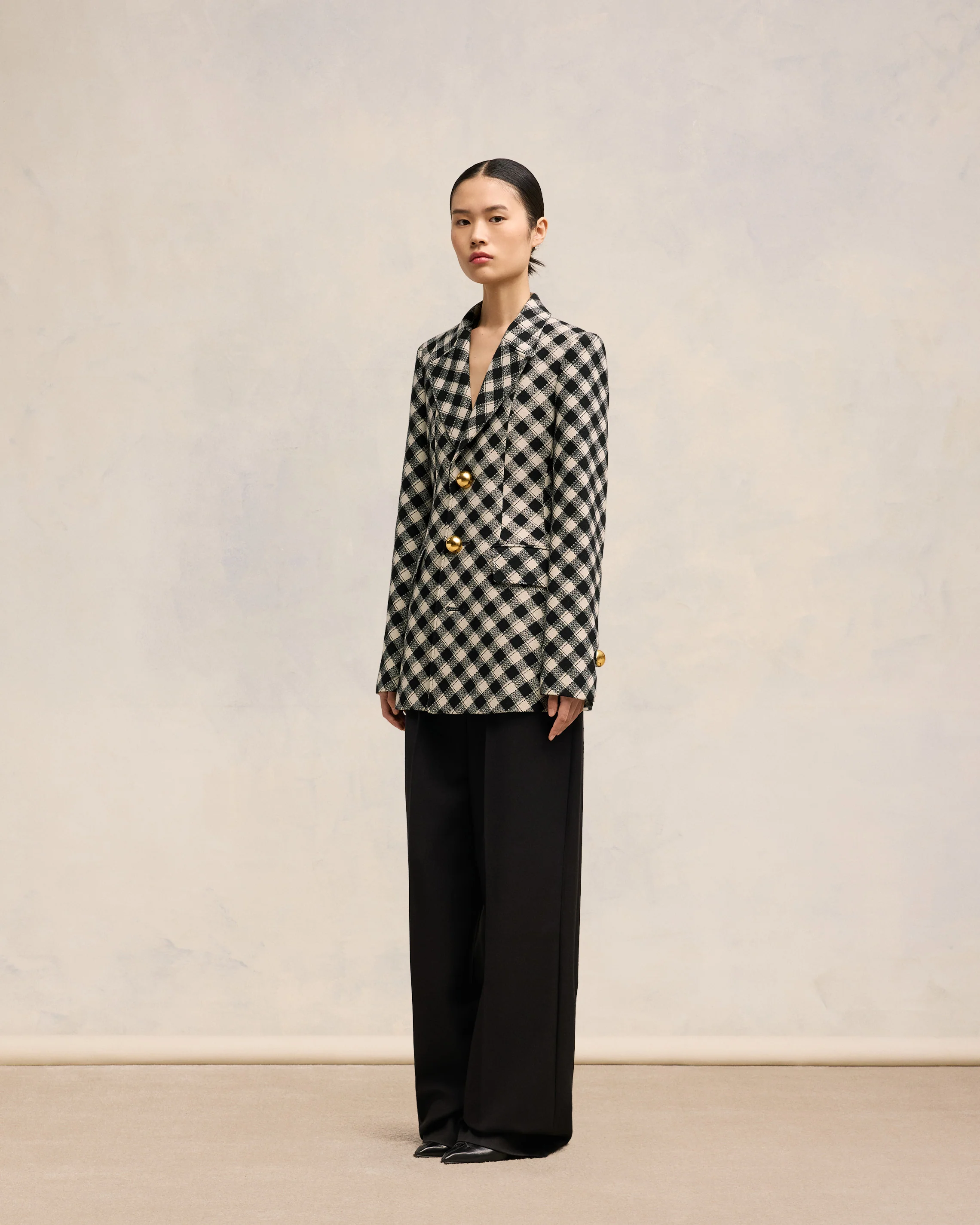 Black/Off White Three Buttons Jacket - leoleo123123