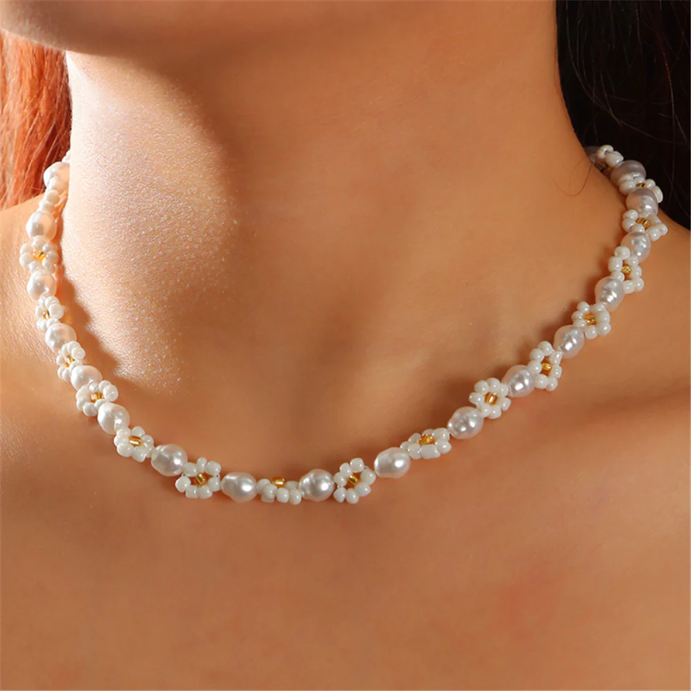 Handmade Pearl Beaded Daisy Flower Necklace