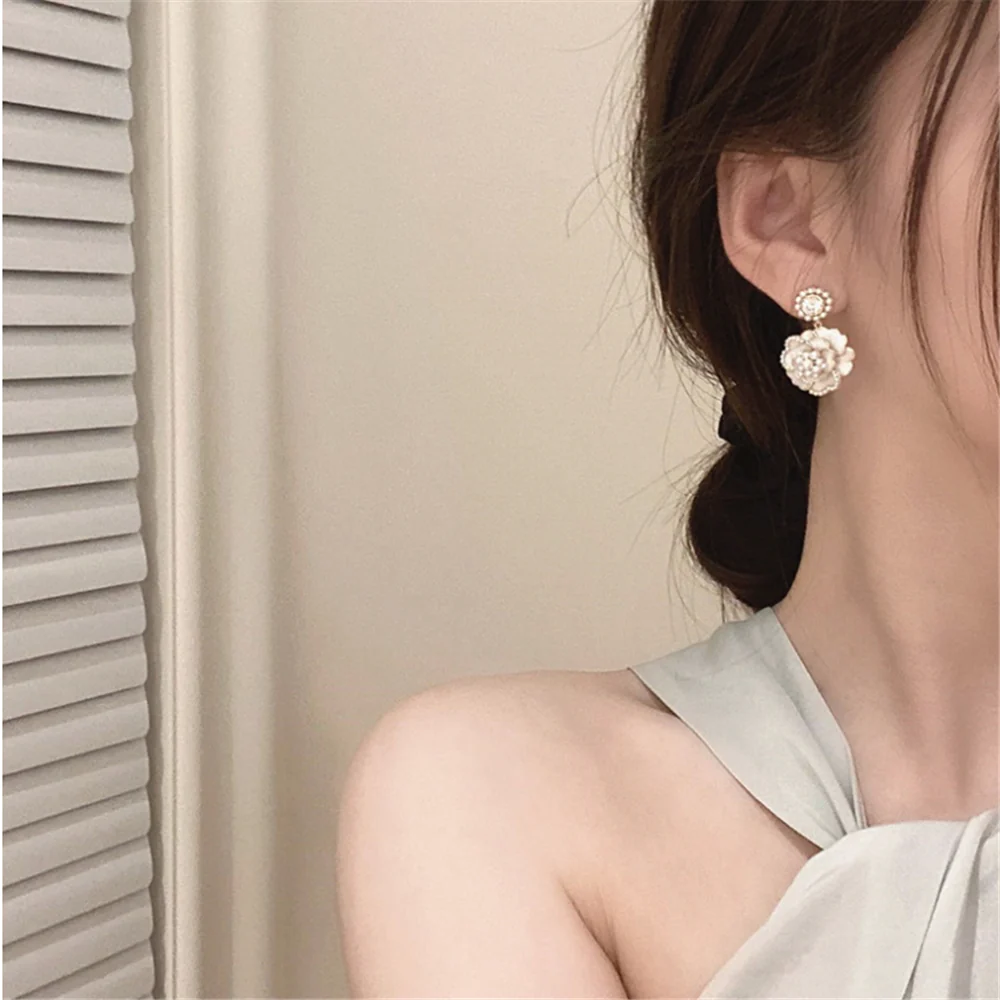 Pearl Floral Beaded Dangle Earrings