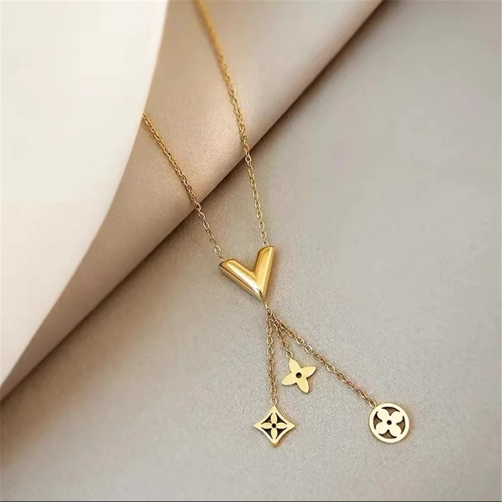 Vintage Lucky Floral Thread Necklaces